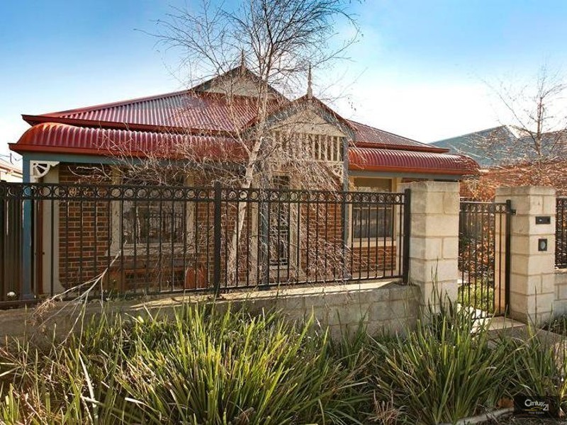 10 Henry Lawson Walk, Point Cook VIC 3030