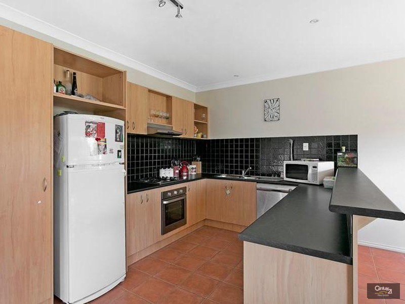 10 Henry Lawson Walk, Point Cook VIC 3030