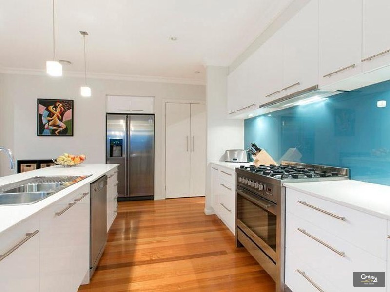 15 Metcalf Way, Point Cook VIC 3030