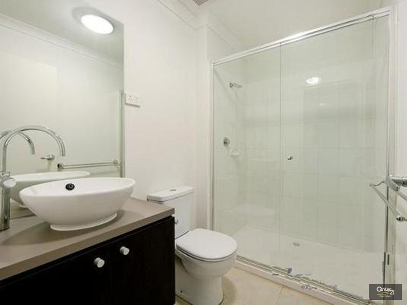 2/17 Tom Roberts Parade, Point Cook VIC 3030