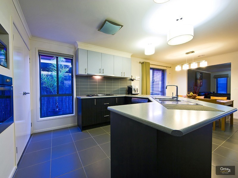 17 Maxwell Street, Point Cook VIC 3030