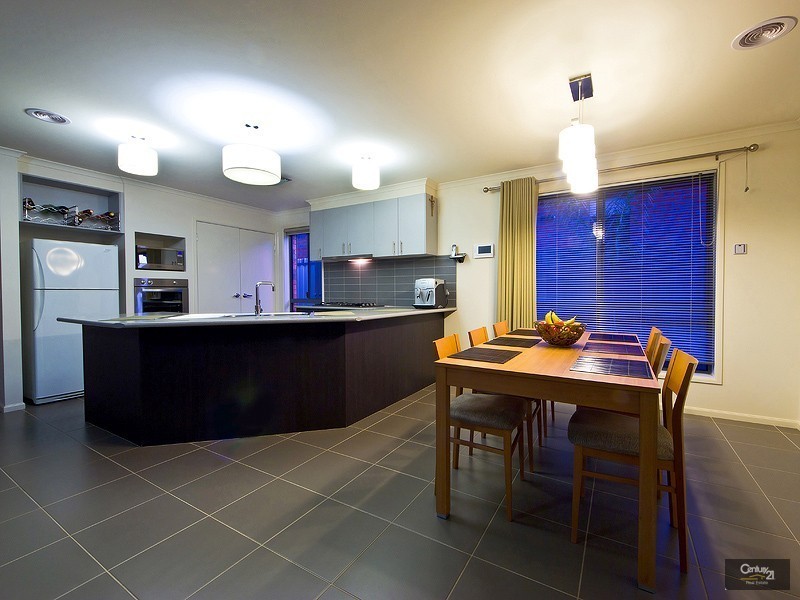 17 Maxwell Street, Point Cook VIC 3030