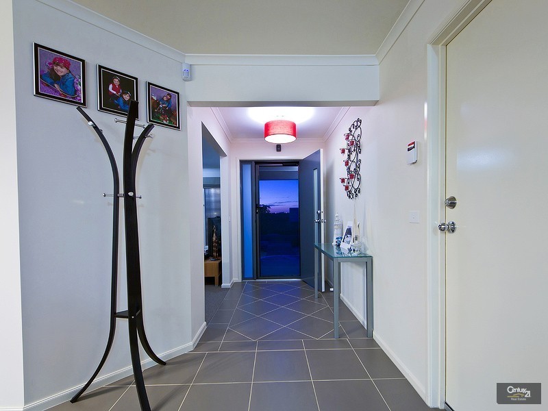 17 Maxwell Street, Point Cook VIC 3030