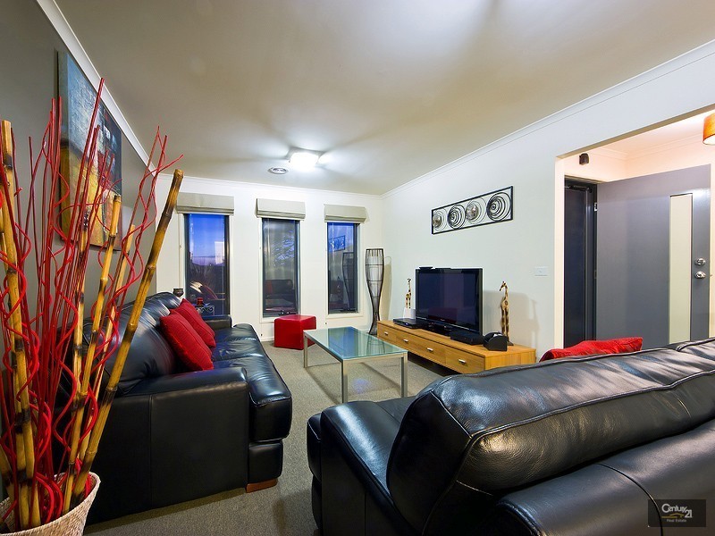 17 Maxwell Street, Point Cook VIC 3030