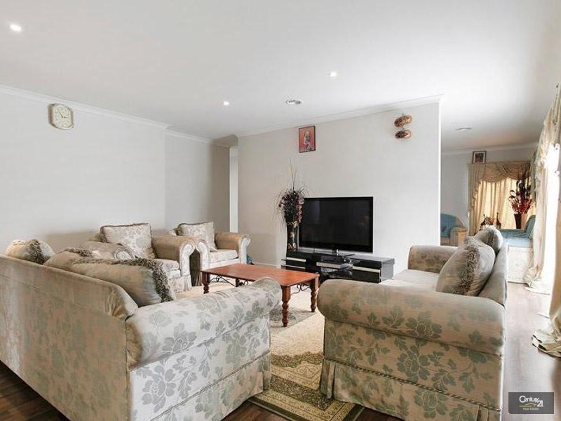 42 Tristiana Drive, Point Cook VIC 3030