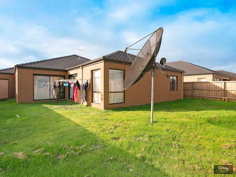 42 Tristiana Drive, Point Cook VIC 3030