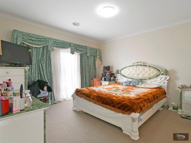 42 Tristiana Drive, Point Cook VIC 3030