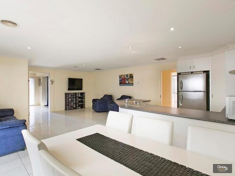 35 Copeland Crescent, Point Cook VIC 3030