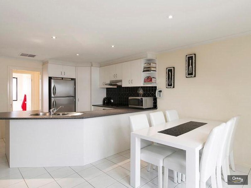 35 Copeland Crescent, Point Cook VIC 3030