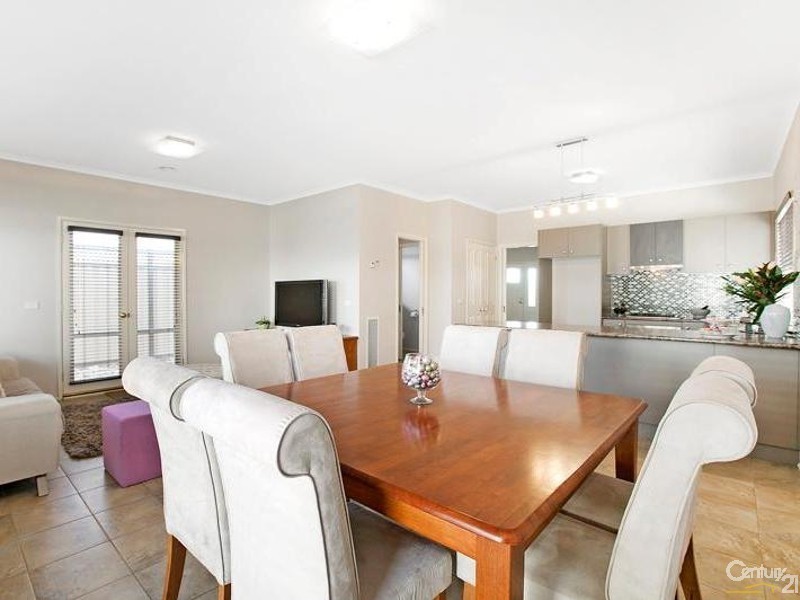 16 Kerford Crescent, Point Cook VIC 3030
