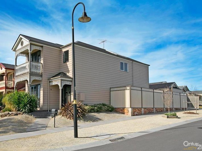 16 Kerford Crescent, Point Cook VIC 3030