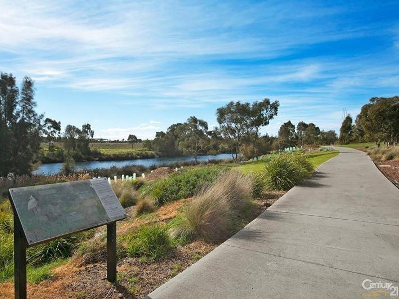 16 Kerford Crescent, Point Cook VIC 3030