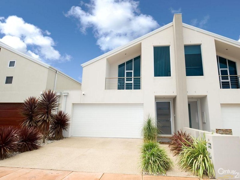 82 Middle Park Drive, Sanctuary Lakes VIC 3030