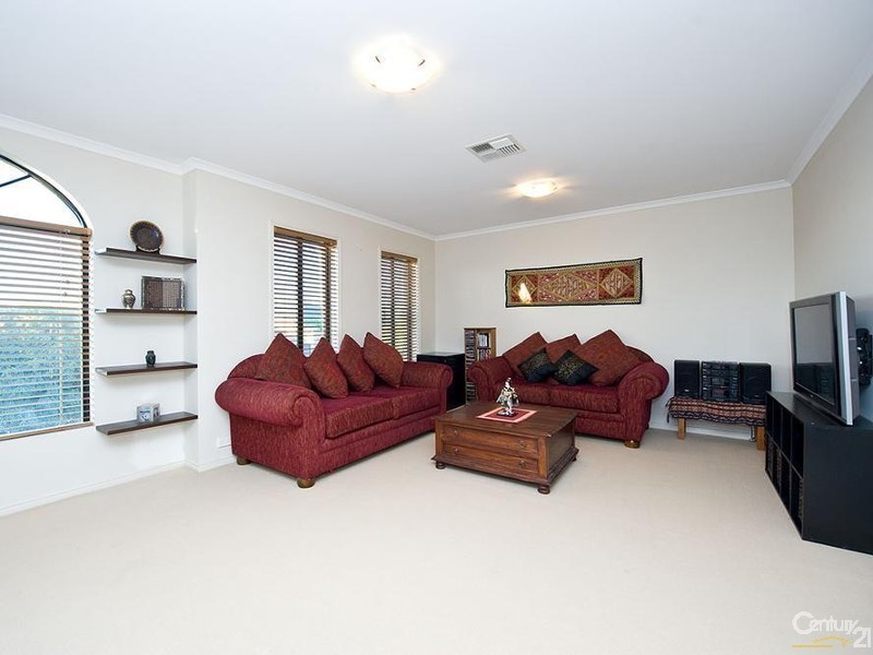 4 Violet Way, Point Cook VIC 3030