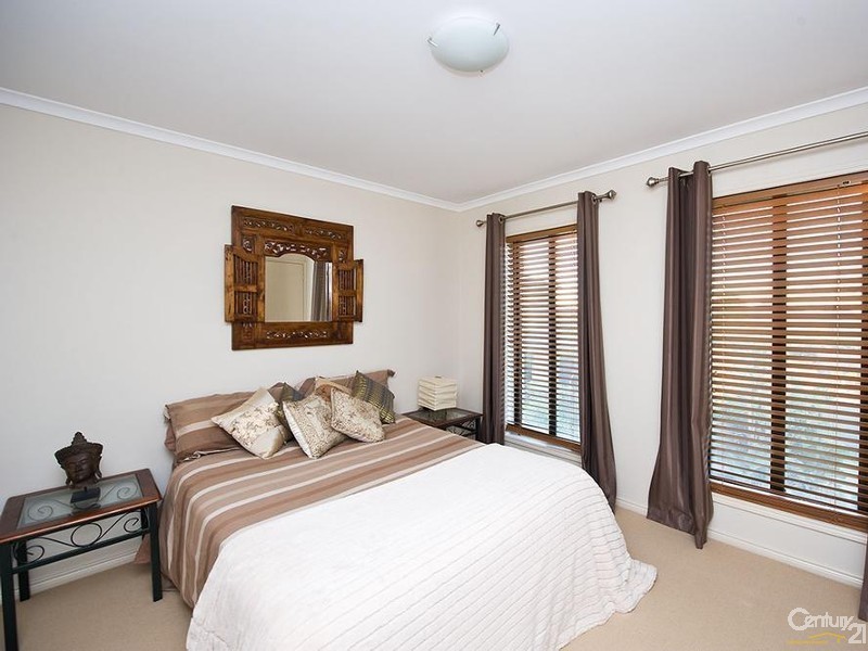 4 Violet Way, Point Cook VIC 3030