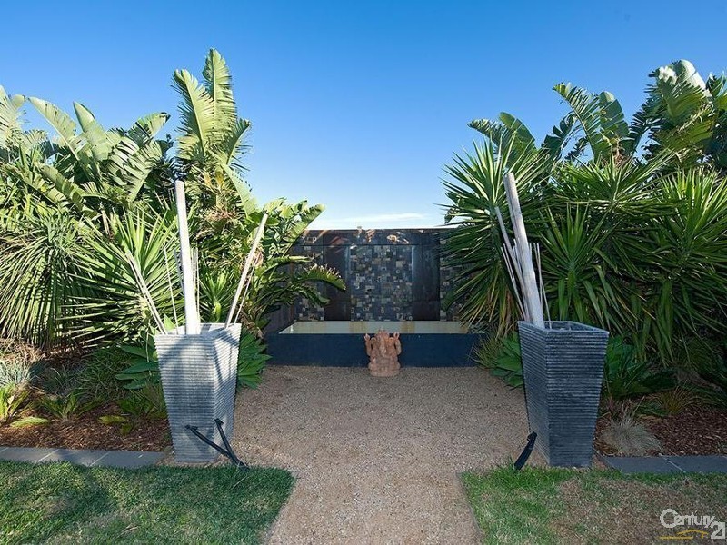 4 Violet Way, Point Cook VIC 3030