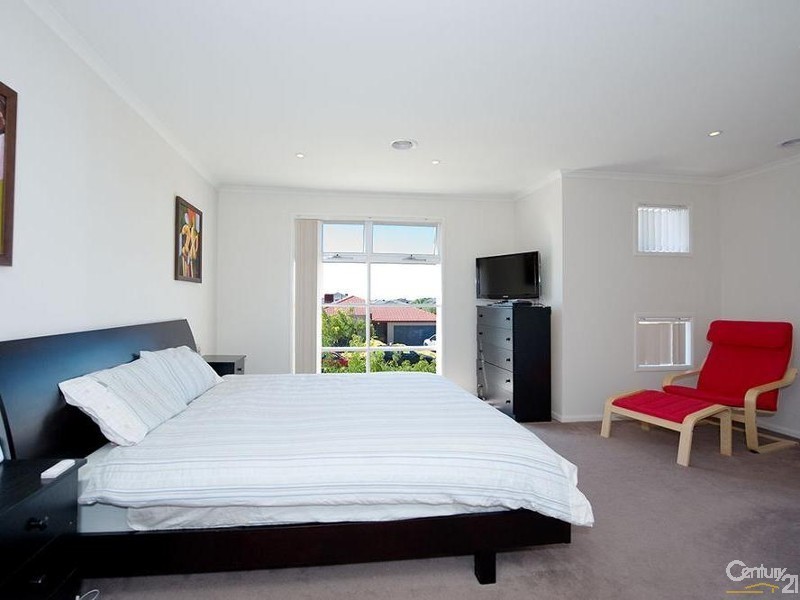 67 Yuruga Boulevard, Point Cook VIC 3030