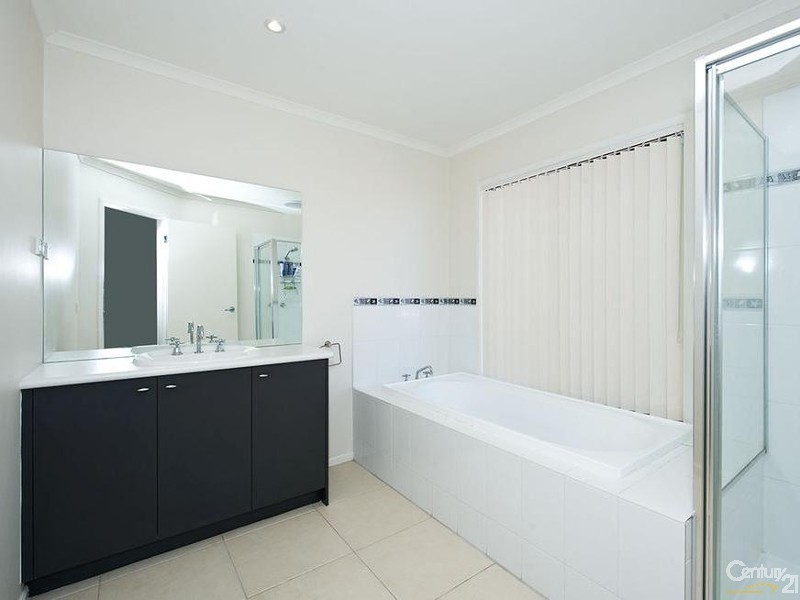 67 Yuruga Boulevard, Point Cook VIC 3030