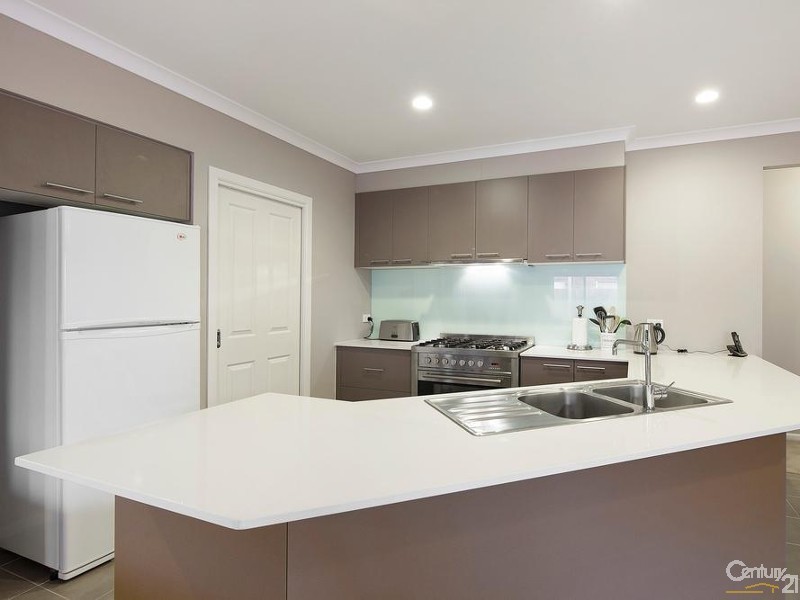 18 Wildcherry Place, Point Cook VIC 3030