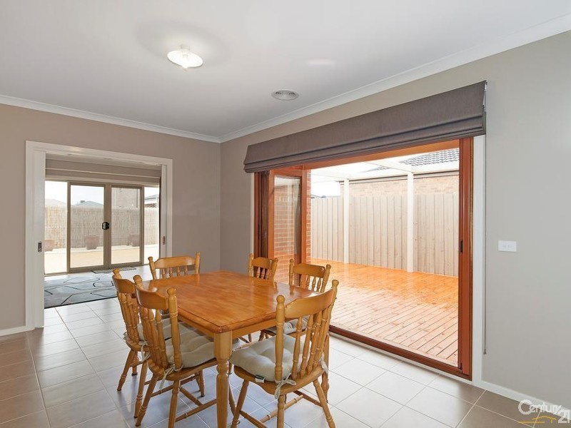 18 Wildcherry Place, Point Cook VIC 3030