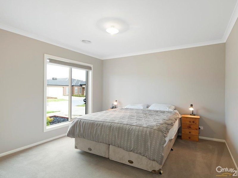 18 Wildcherry Place, Point Cook VIC 3030