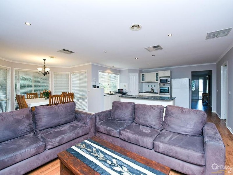 3 Marseilles Way, Point Cook VIC 3030