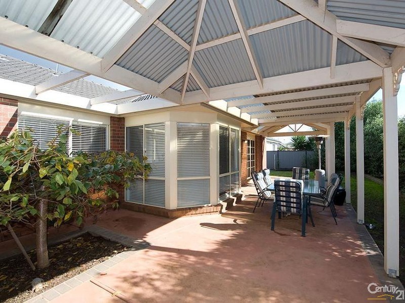3 Marseilles Way, Point Cook VIC 3030
