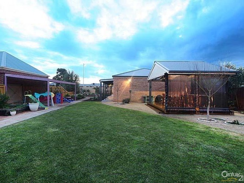 9 Adderley Court, Point Cook VIC 3030