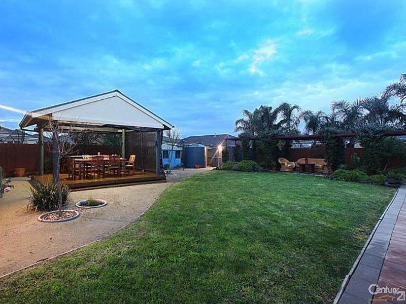 9 Adderley Court, Point Cook VIC 3030