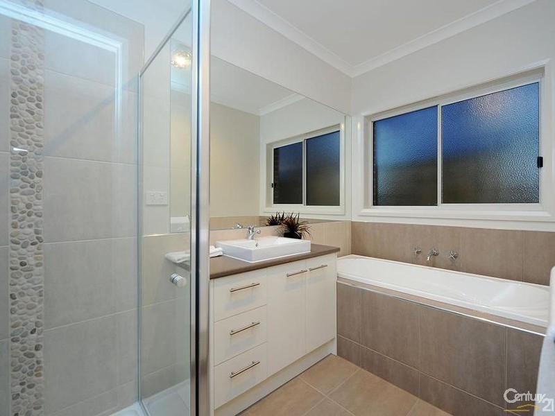 10  Arbour Avenue, Point Cook VIC 3030