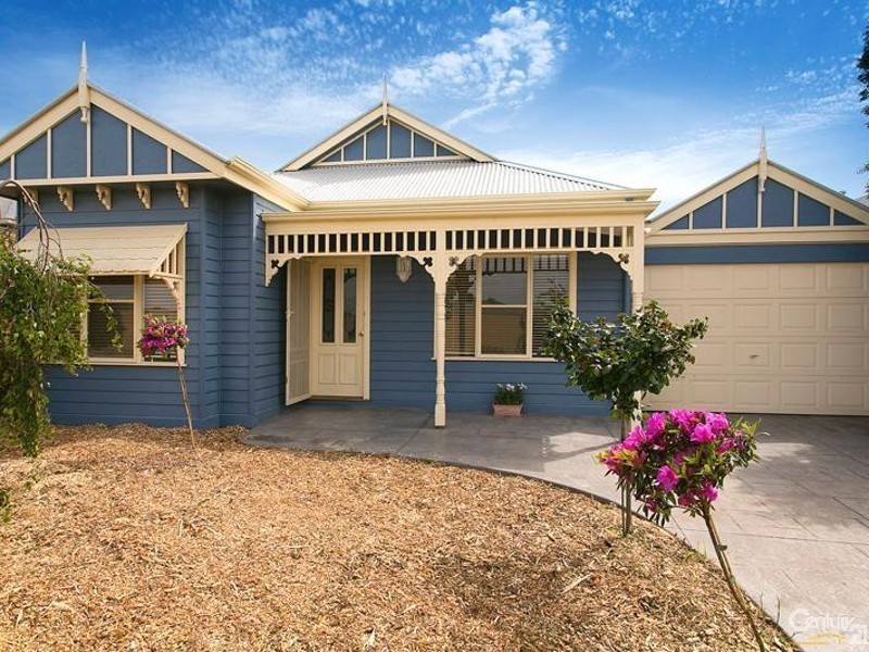 23 Dolphin Crescent, Point Cook VIC 3030
