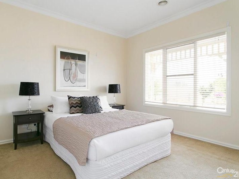 23 Dolphin Crescent, Point Cook VIC 3030