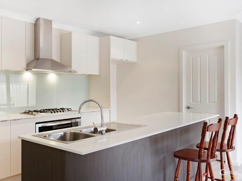 20 Royal Circuit, Point Cook VIC 3030