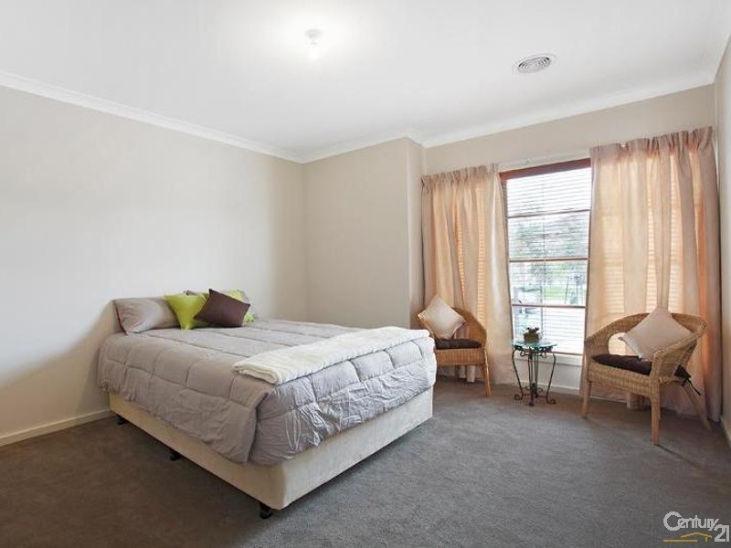 20 Royal Circuit, Point Cook VIC 3030