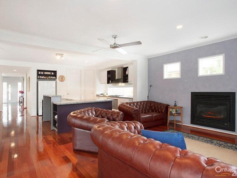 90 Lennon Boulevard, Point Cook VIC 3030