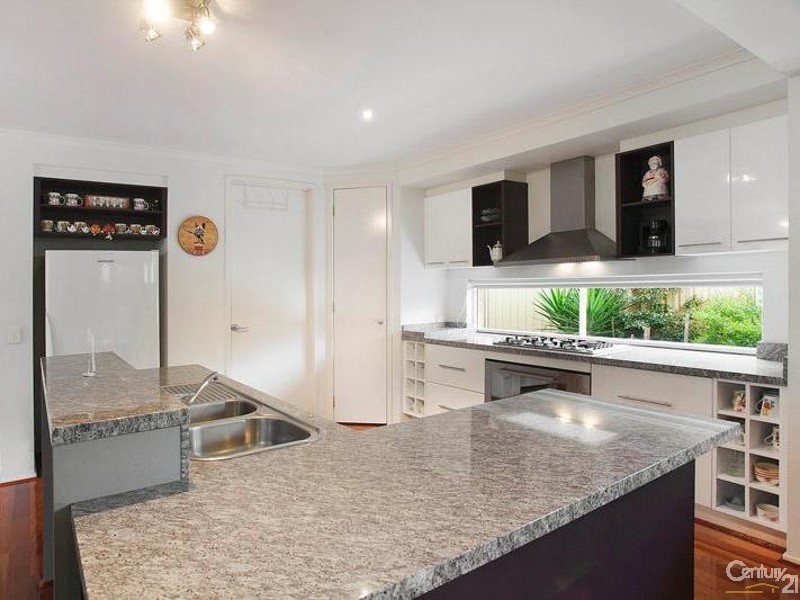 90 Lennon Boulevard, Point Cook VIC 3030