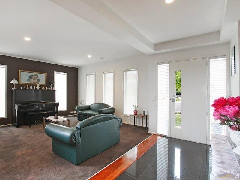 90 Lennon Boulevard, Point Cook VIC 3030