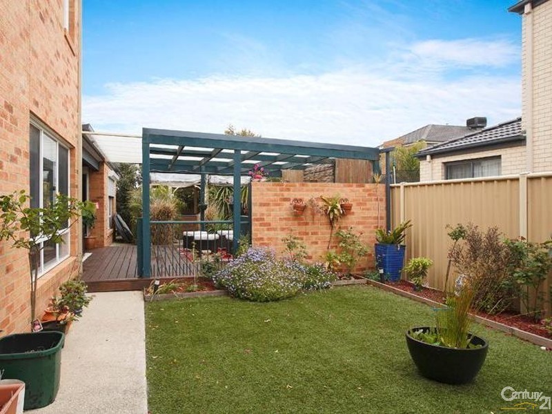 90 Lennon Boulevard, Point Cook VIC 3030