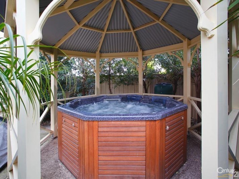 90 Lennon Boulevard, Point Cook VIC 3030