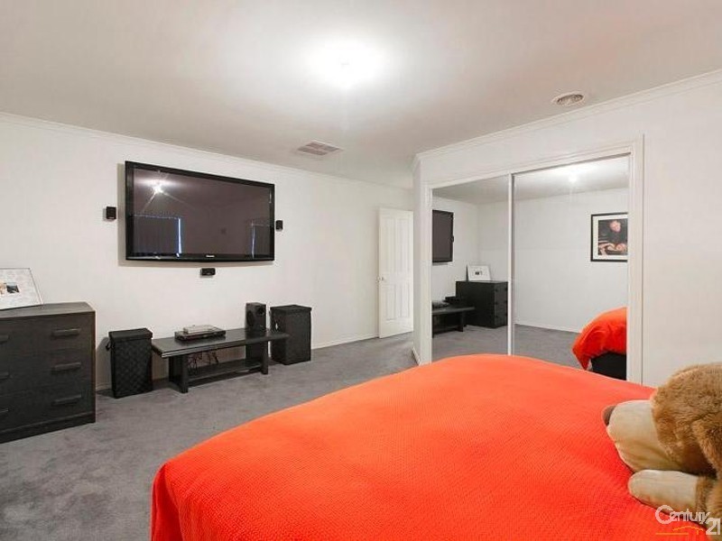 35 Copeland Crescent, Point Cook VIC 3030