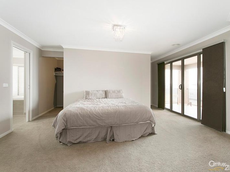 16 Tamborine Avenue, Point Cook VIC 3030