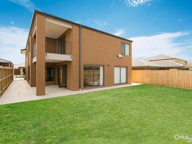 16 Tamborine Avenue, Point Cook VIC 3030