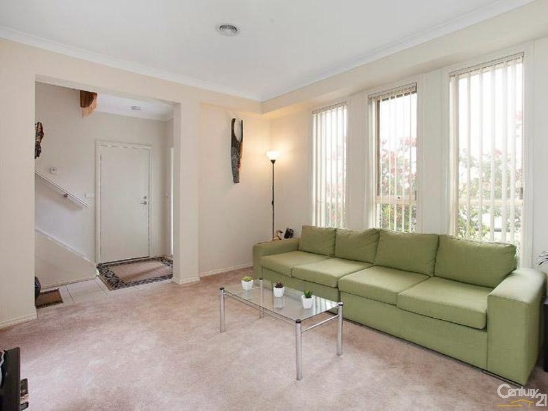 16 East Cornhill Drive, Point Cook VIC 3030