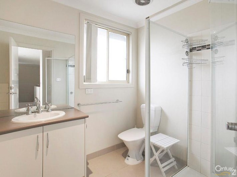 16 East Cornhill Drive, Point Cook VIC 3030