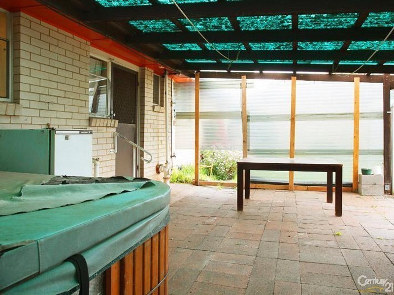 4 Powell Drive, Hoppers Crossing VIC 3029