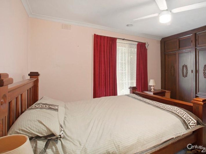 4 Powell Drive, Hoppers Crossing VIC 3029