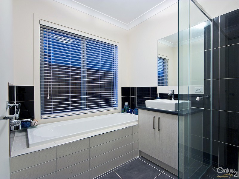 1 Oceana Street, Point Cook VIC 3030