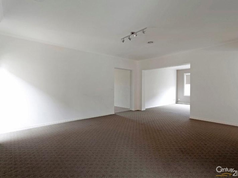 3 Bushlark Crescent, Williams Landing VIC 3027