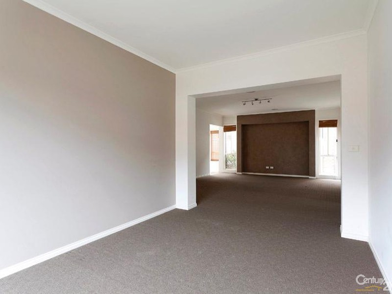 3 Bushlark Crescent, Williams Landing VIC 3027