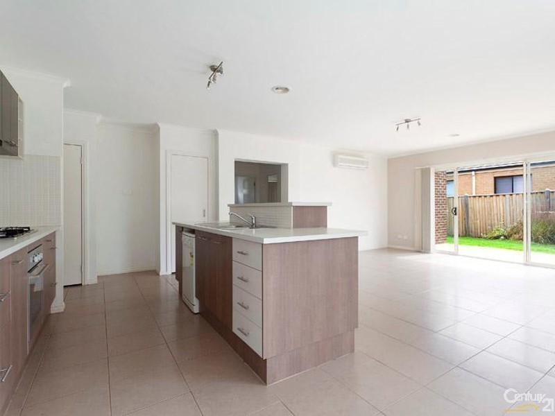 3 Bushlark Crescent, Williams Landing VIC 3027